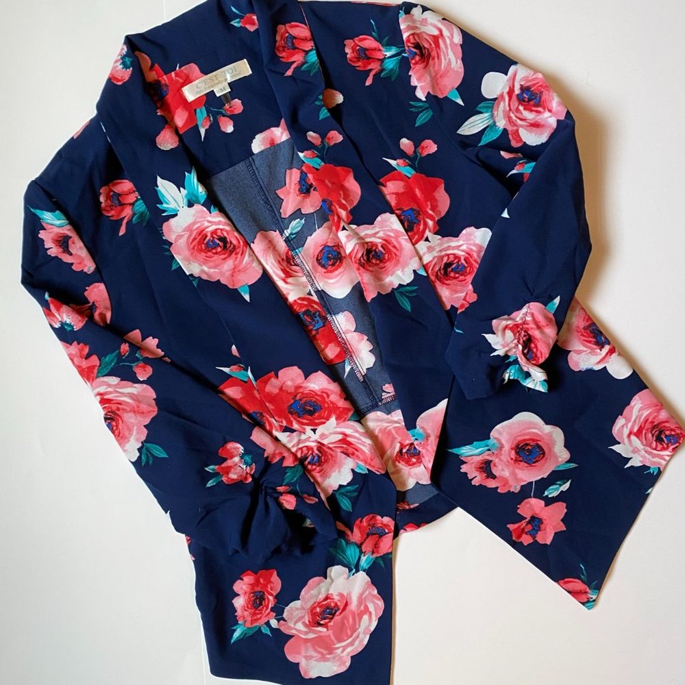 Medium navy floral jacket 3/4 sleeve